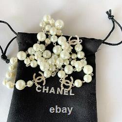 CHANEL VIP Gift Beauty CC logo With Pearls Silver Tone Metal Necklace