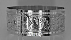 Hallmark Chester 1945. Charles Horner gift quality wide sterling silver bangle
